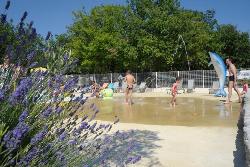 Camping Domaine De Chaussy Lagorce  Exterior foto